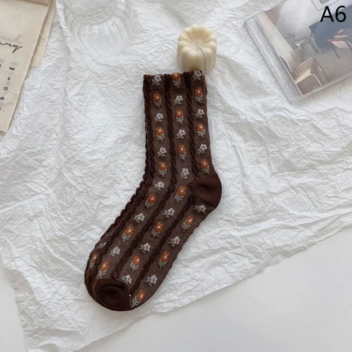 Avocado Charm: Fashionable Mid-Tube Socks