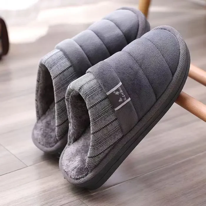Big Comfort: Plus Size Fuzzy Winter Slippers for Men
