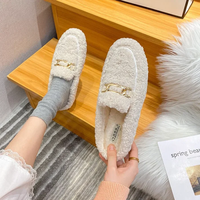 Chic Cuddle: Women's Round Toe Curly Fur Slippers with Metal Chain Buckle