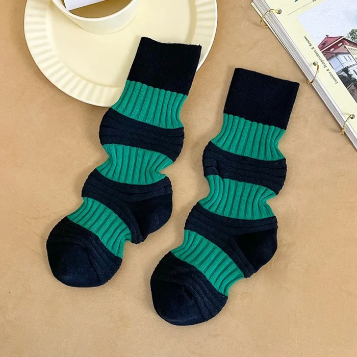 Chic Pleated Striped Mid-Tube Socks - Women's Contrast Color Lantern Style