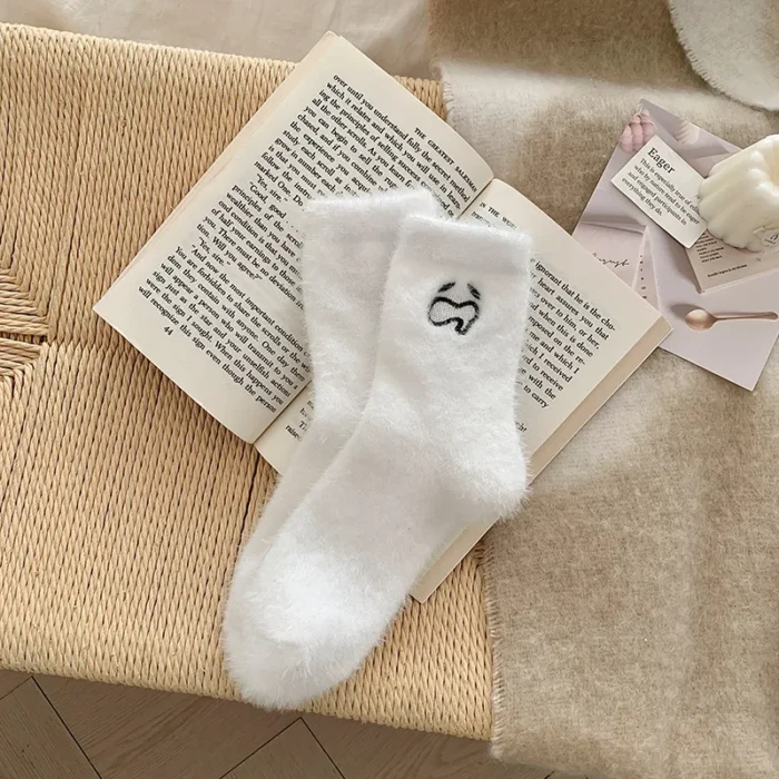 Chic Velvet Cashmere Winter Socks for Women - Cozy & Warm Wool Blend
