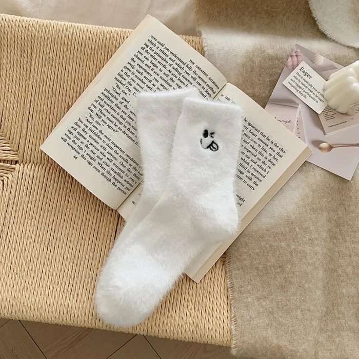 Chic Velvet Cashmere Winter Socks for Women - Cozy & Warm Wool Blend