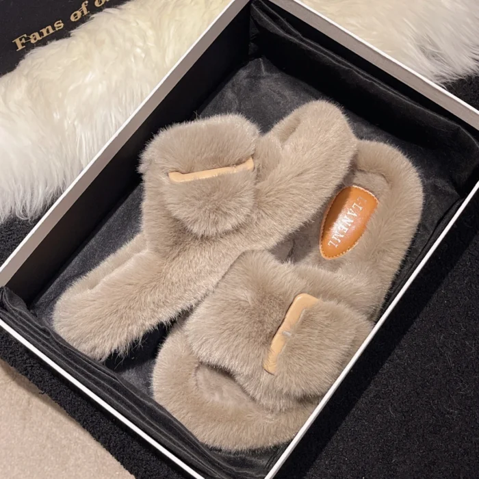 Cosy Retreat: Women's Winter House Furry Slippers - Non-Slip, Warm Indoor Flats