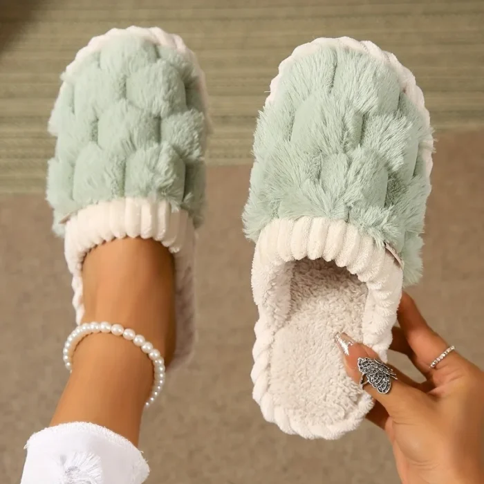 Cozy Elegance: Colorblock Faux Fur Slippers for Ultimate Indoor Comfort"
