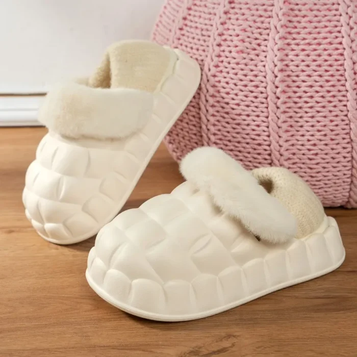 Cozy Elegance: Women's Winter Faux Fur Slippers - Warm & Fashionable