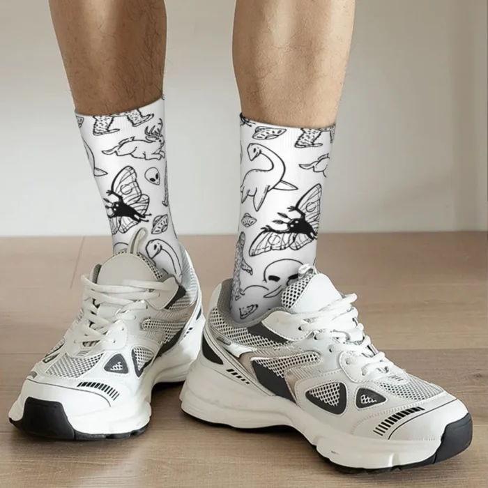 Cryptid Pattern Retro Harajuku Alien Socks - Seamless Hip Hop Crew Socks for Happy Men, A Crazy Gift Idea