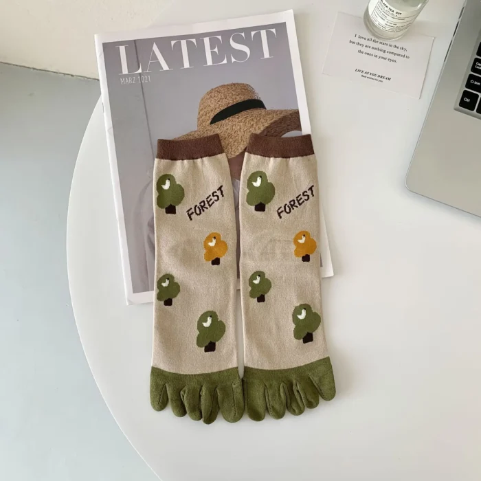Diamond Stripe Jacquard Five-Toe Cotton Socks - Comfort and Style