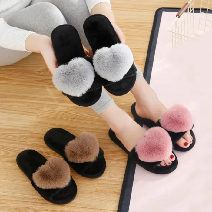 Heartfelt Warmth: Women's Cute Heart Pattern Plush Home Slippers for Autumn-Winte