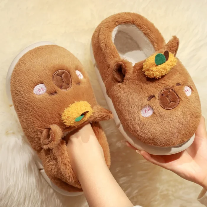 Highland Cow & Capybara Plush Slippers: Cozy Christmas Comfort
