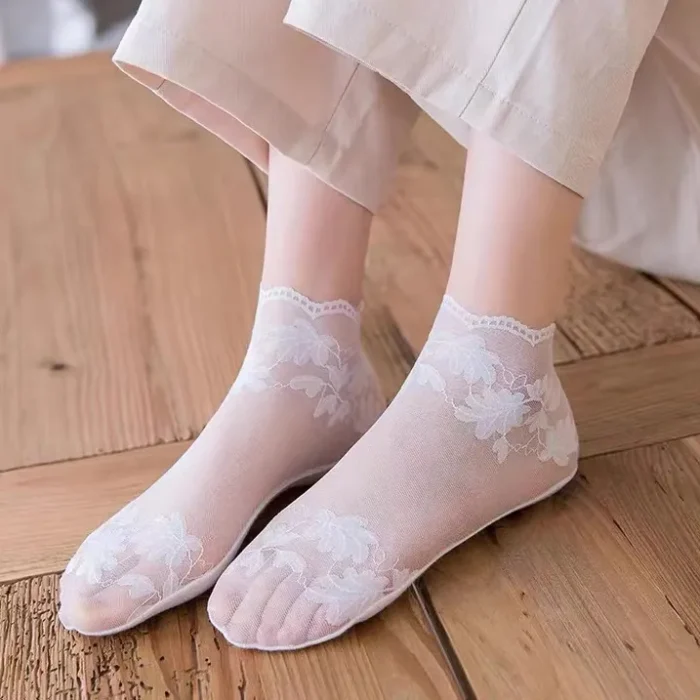 Lolita Invisible Lace Boat Socks - Elegant Hollow Non-Slip Design