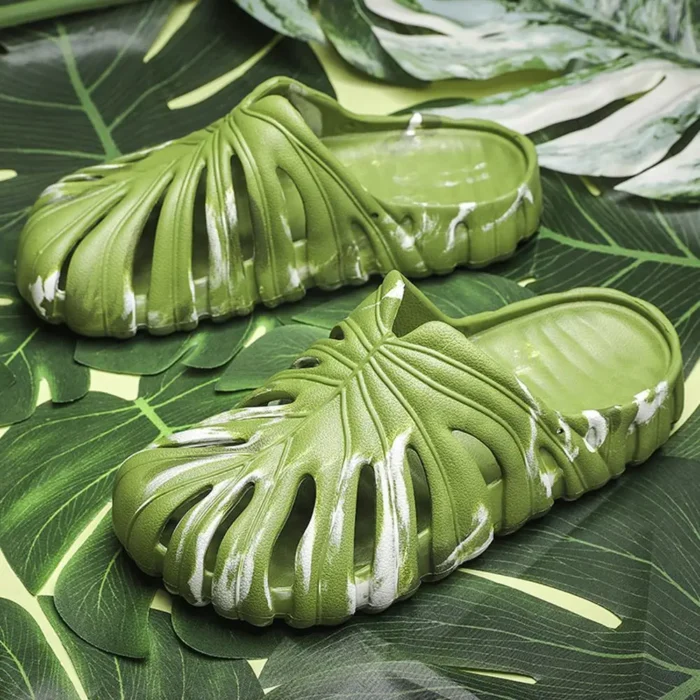 Monstera Palm Leaf Men's Slippers - Non-Slip, Tropical Summer Flip-Flops