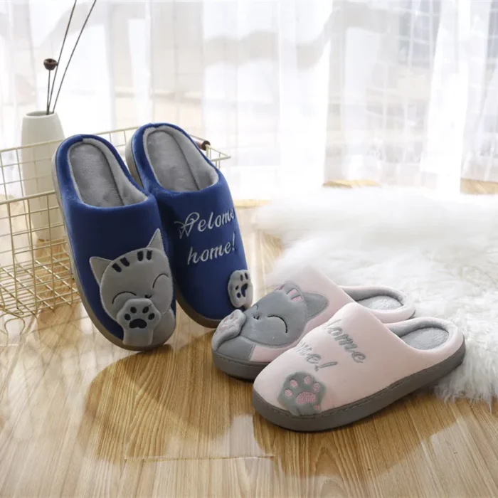 Purr-fect Comfort: Women's Winter Cartoon Cat Slippers for Cozy Indoor Use