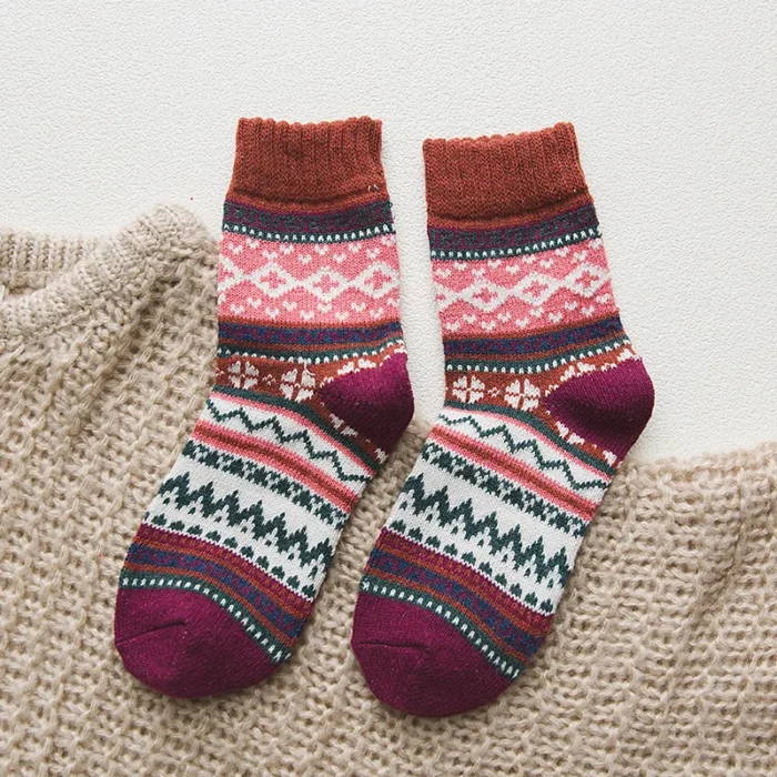 Retro Knitted Pattern Wool Socks - Cozy & Fashionable for Autumn/Winter