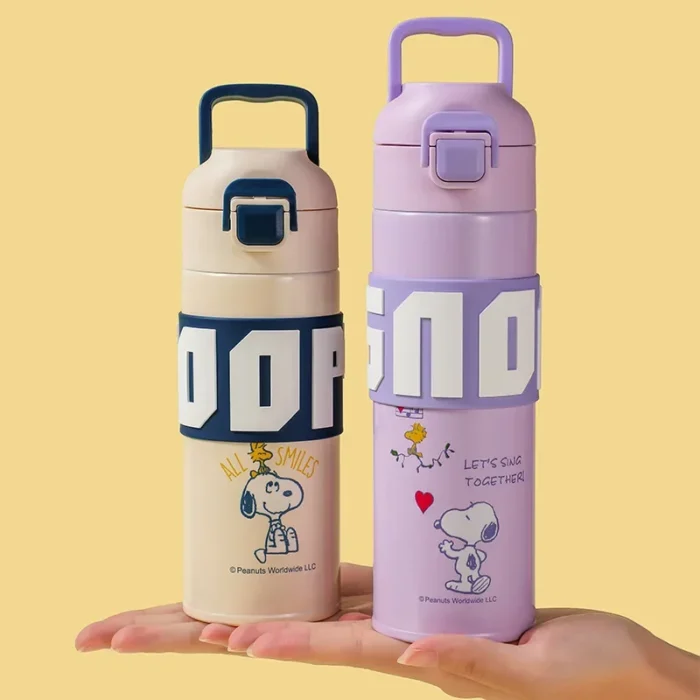 Snoopy Cartoon Vacuum Flask: Sip in Style with Peanuts' Beloved Snoopy!