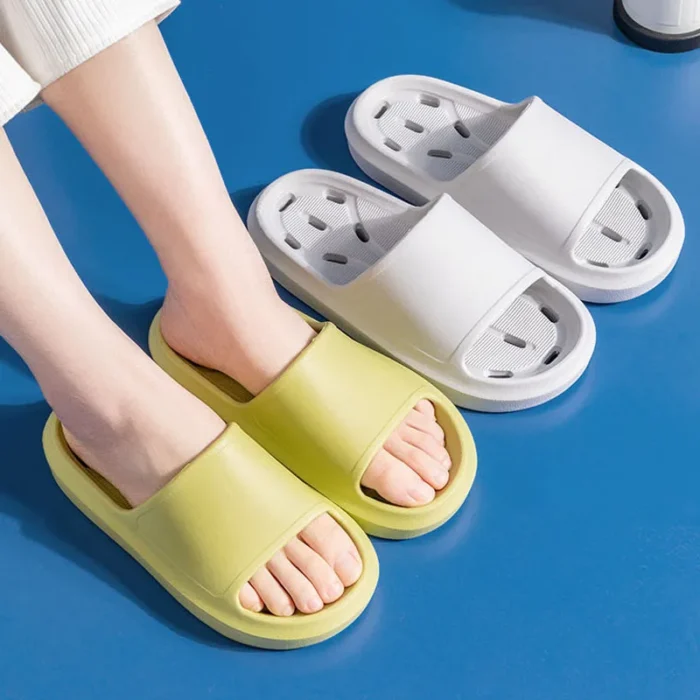 Summer Ease: Fashionable Bathroom Leaky Slippers