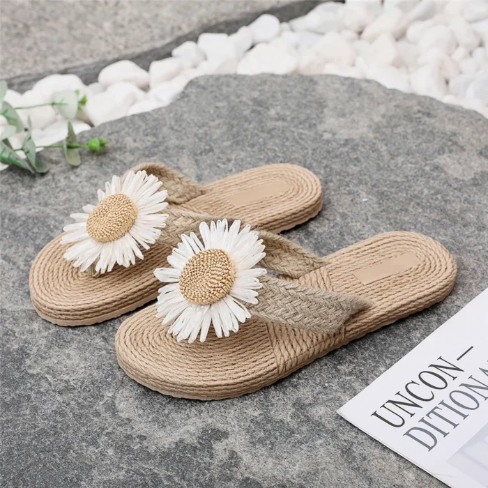 Summer Imitation Straw Women’s Sandals – Fashion Beach Flip-Flops - 36, Flower design