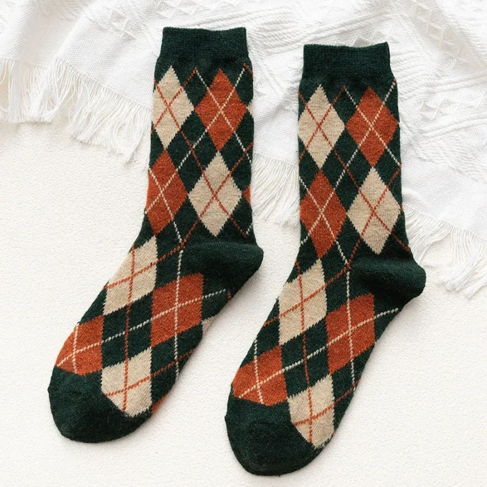 Thick Knit Argyle Plaid Crew Socks - Vintage Preppy Style for Autumn/Winter