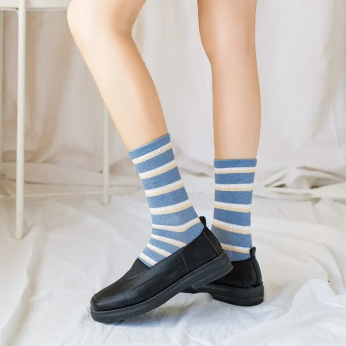 Vintage Elegance: Chocolate Blue Lattice Stripe Harajuku Socks