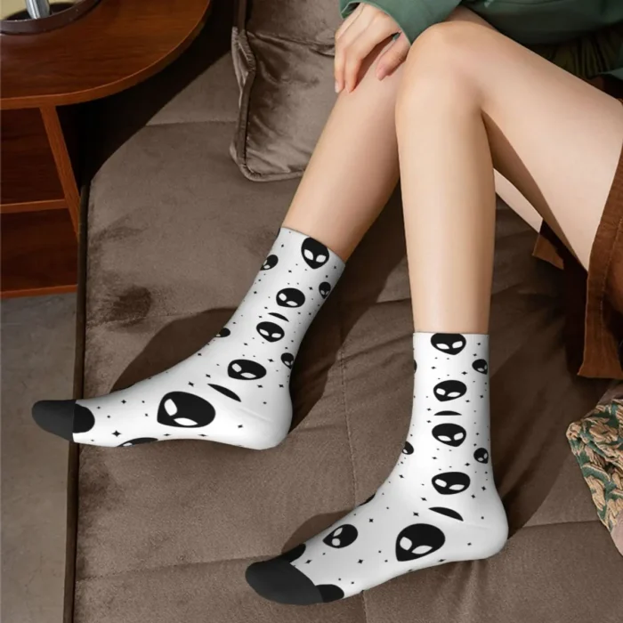 Vintage Harajuku Alien Pattern Men's Socks - Black & White, Hip Hop Novelty Crew Socks for the Fun-Loving