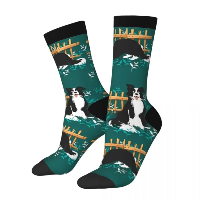 Vintage Playing With Sheep Men's Socks - Border Collie Dog Seamless Print, Unisex Street Style Crew Socks, Perfect Gift