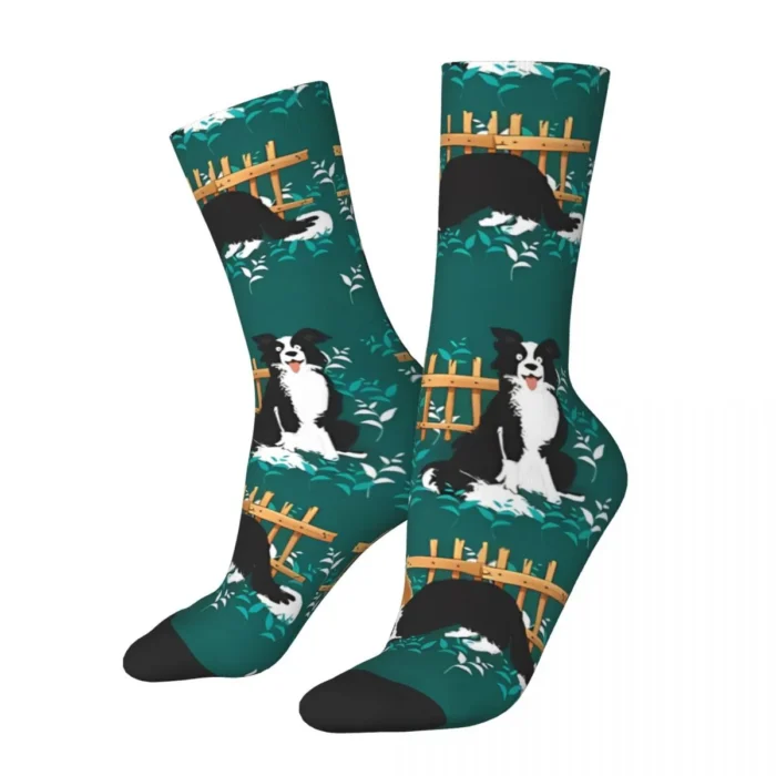Vintage Playing With Sheep Men's Socks - Border Collie Dog Seamless Print, Unisex Street Style Crew Socks, Perfect Gift