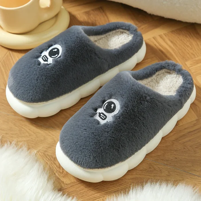 Winter Comfort: Men's Soft Sole Indoor Anti-skid Fluffy Slippers