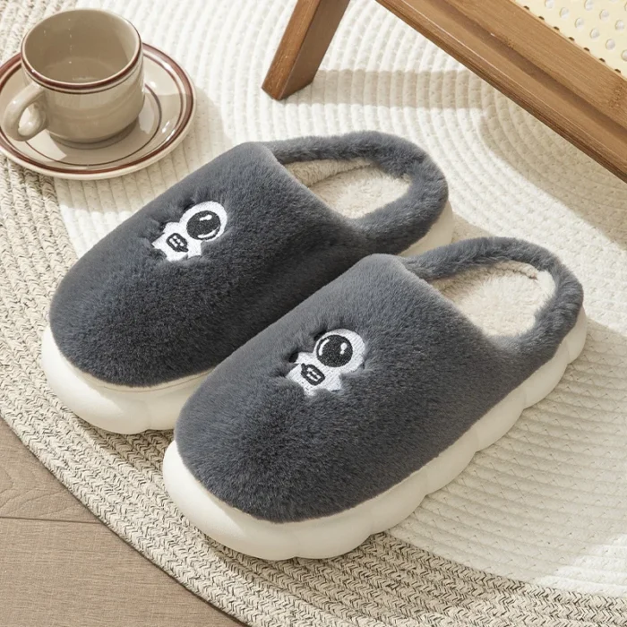 Winter Comfort: Men's Soft Sole Indoor Anti-skid Fluffy Slippers