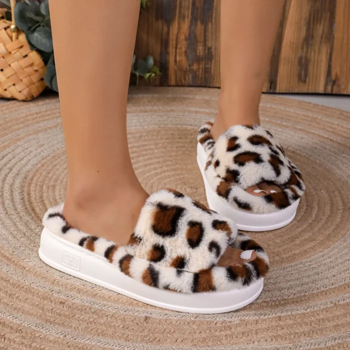 Winter Elegance: Solid Color Faux Fur Slippers for Women